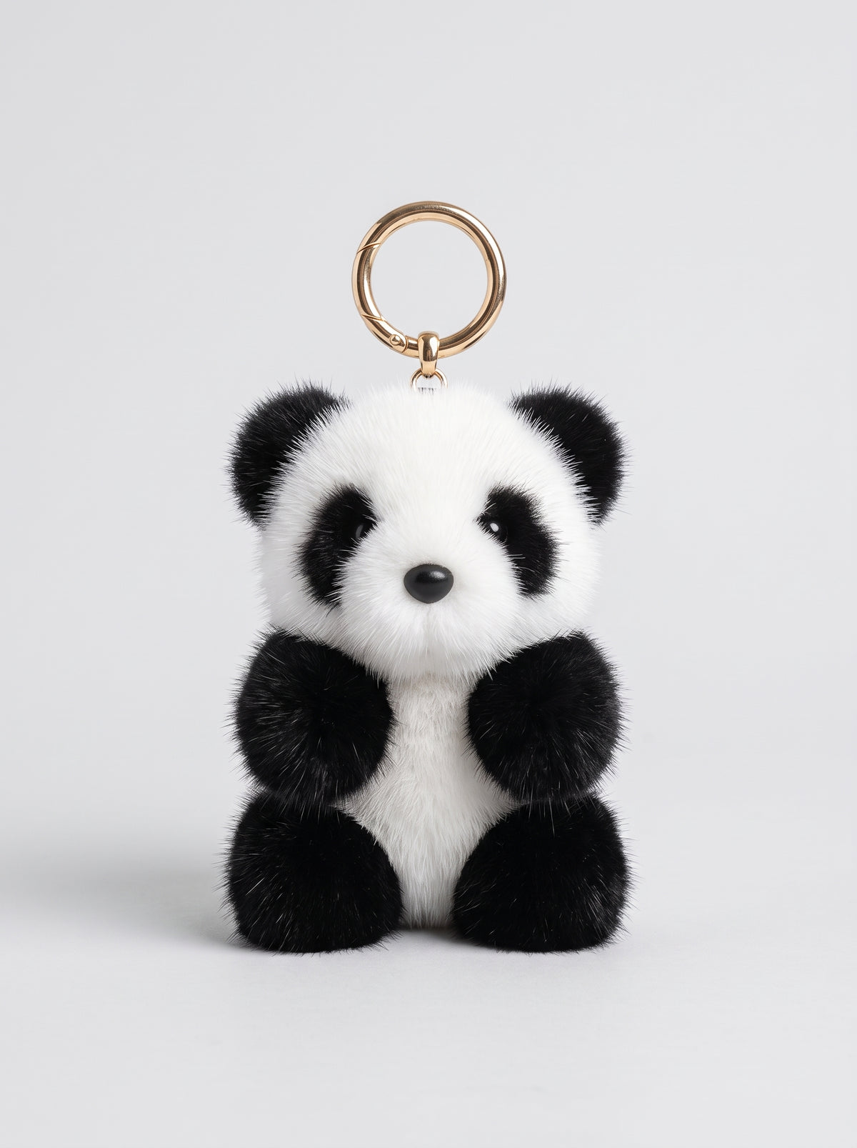 Llavero de peluche con forma de panda y anilla dorada