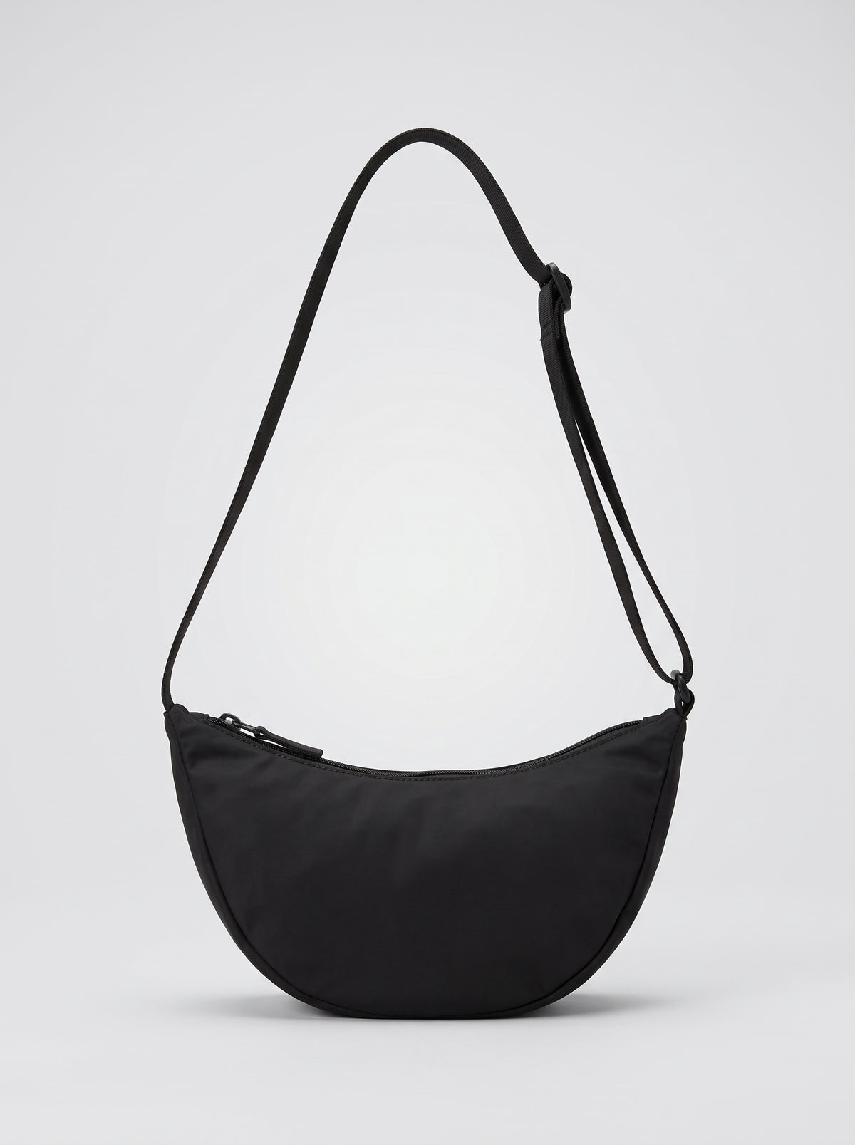 Bolso Mini Nara negro de media luna con correa ajustable