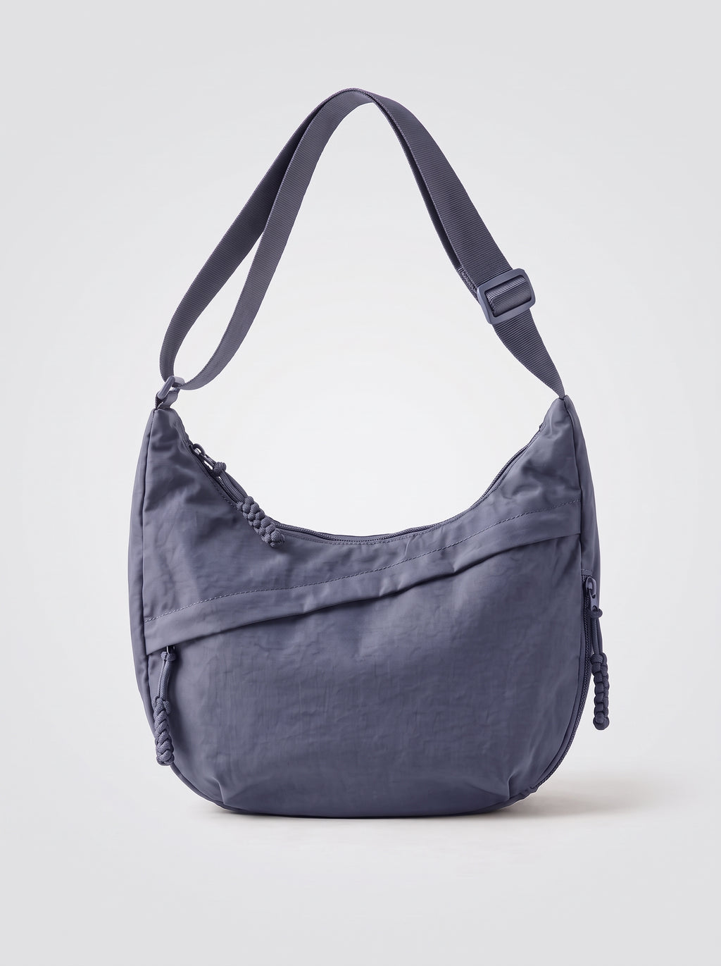 Bolso Nara azul sobre fondo claro